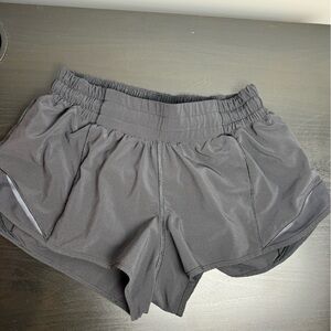 Lululemon HottieHot short Size 6